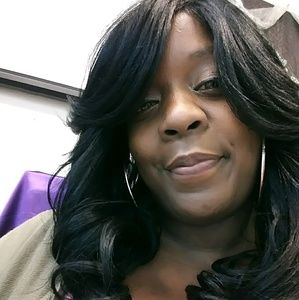 Meet your Posher, Monique